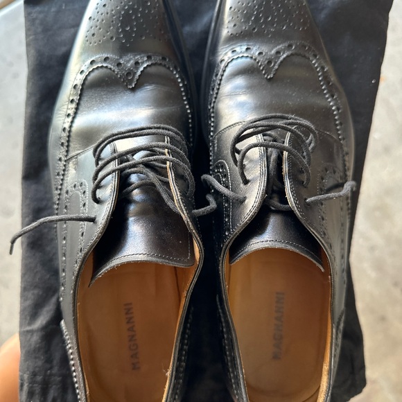 MAGNANNI Men's Black Wingtip Oxford Shoes size 10.5
Like New worn only one time - Picture 9 of 9